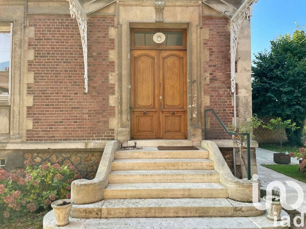 Photo 1 - Maison à COMPIEGNE