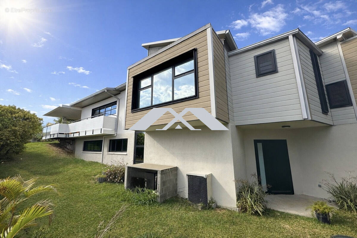 Façade ava - Maison à LE TAMPON