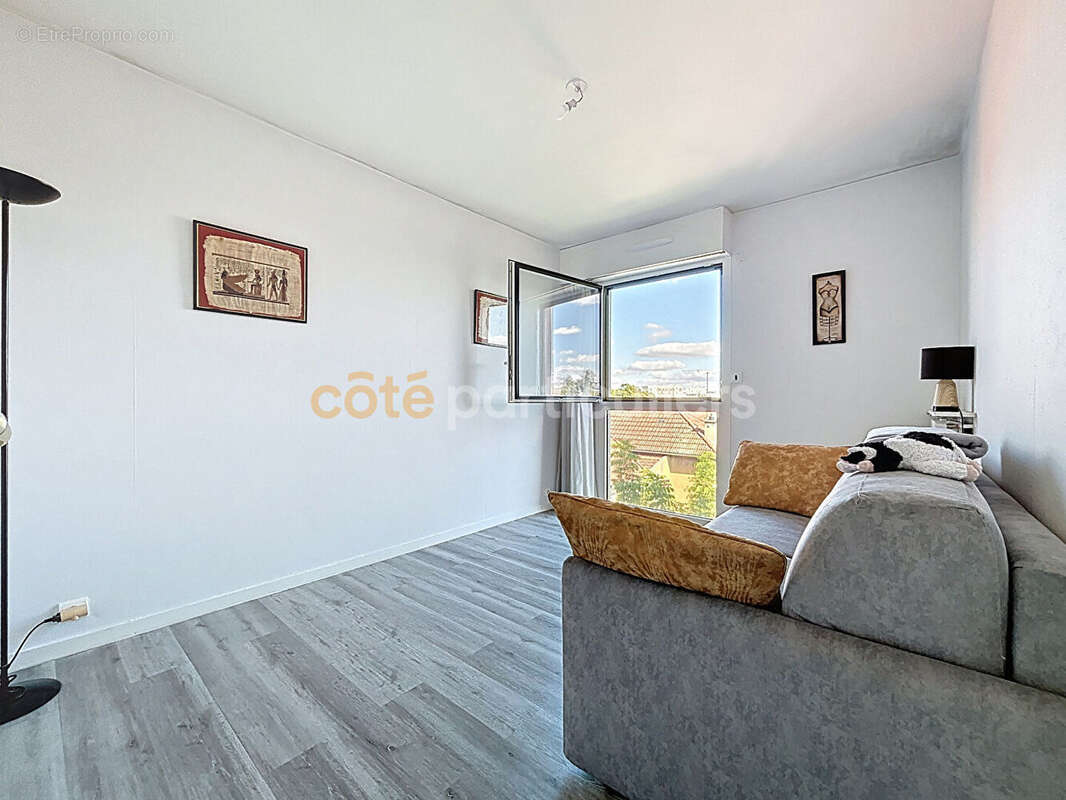 Appartement à SAINT-MAUR-DES-FOSSES