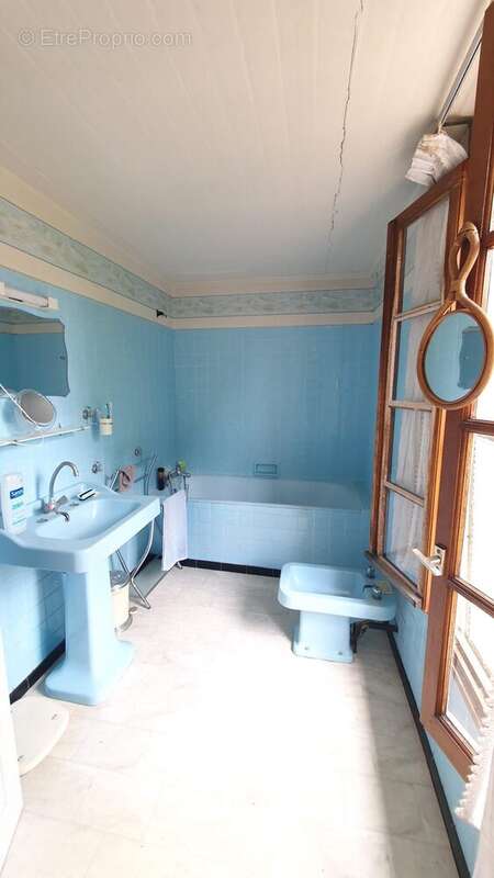Maison 165 m² à Les Leves-Et-Thoumeyragues  - photo 8