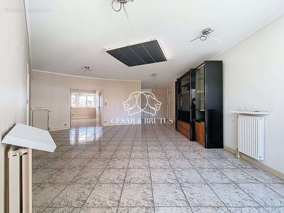 Appartement 133 m² à Saint-Etienne  - photo 4