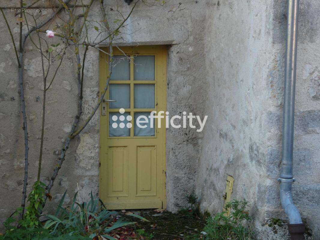 Maison à CHARROUX