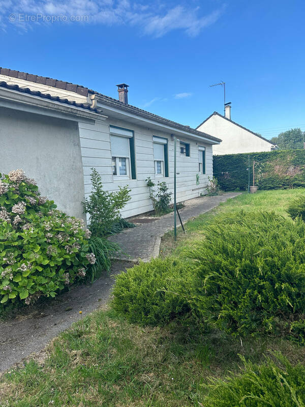 Maison à GROFFLIERS