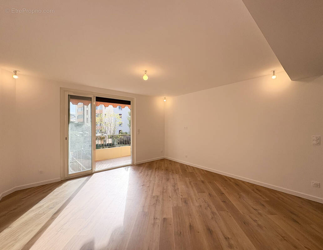 Appartement à SIX-FOURS-LES-PLAGES