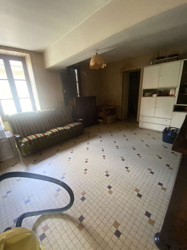 Maison à AILLIERES-BEAUVOIR