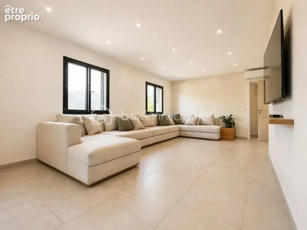Maison sur la commune de Voiron de 136 m² - photo 2