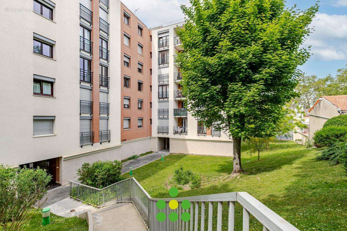 Appartement à NANTERRE