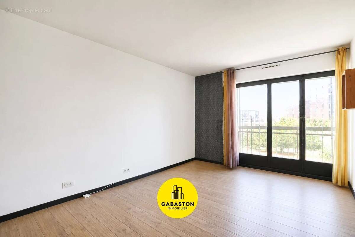 Appartement à MARSEILLE-5E