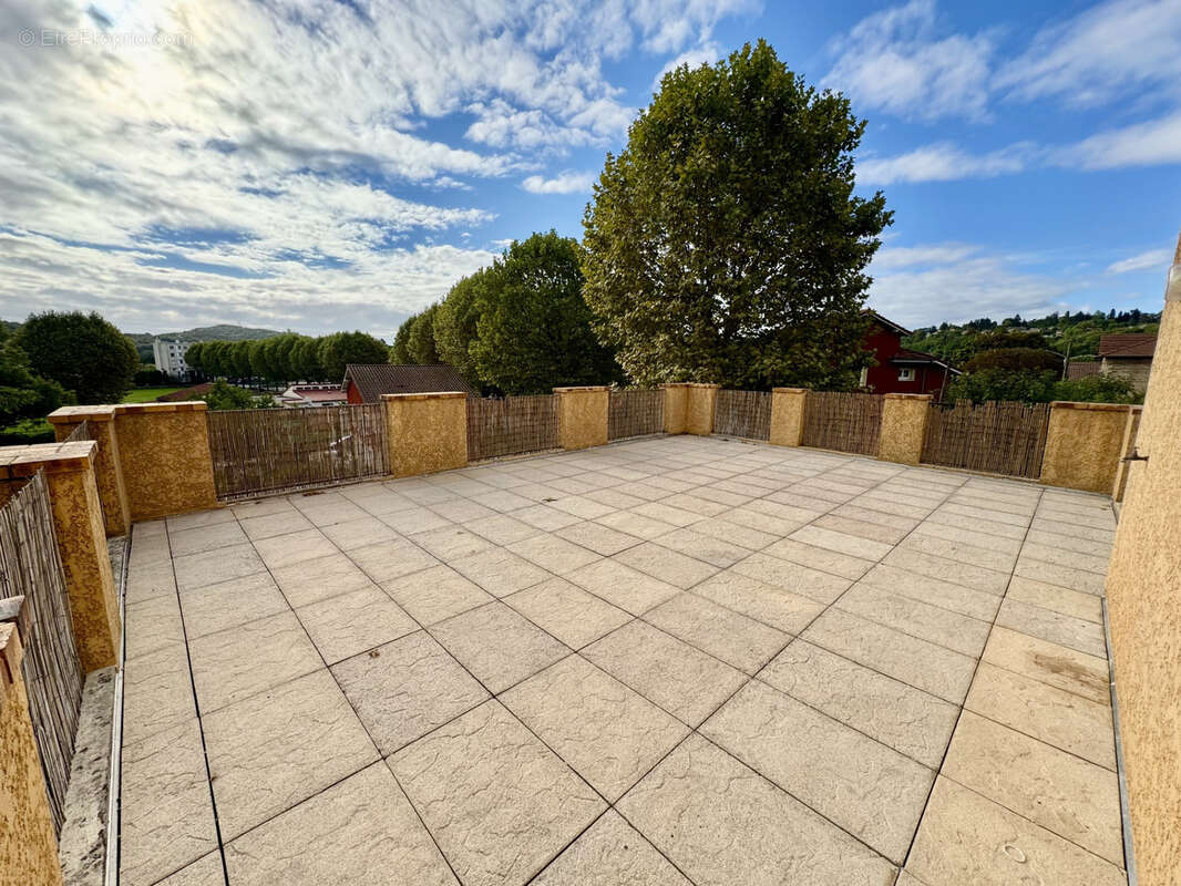 Appartement à SAINT-QUENTIN-FALLAVIER