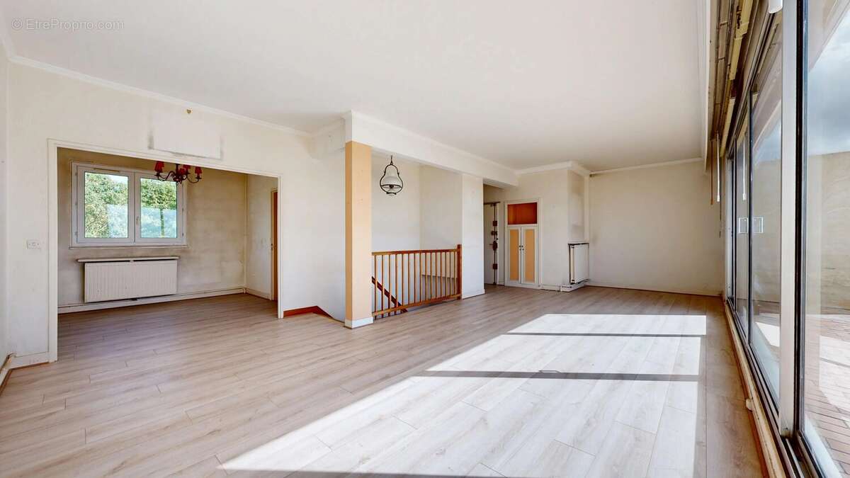 Appartement 116 m² à Gagny  - photo 2