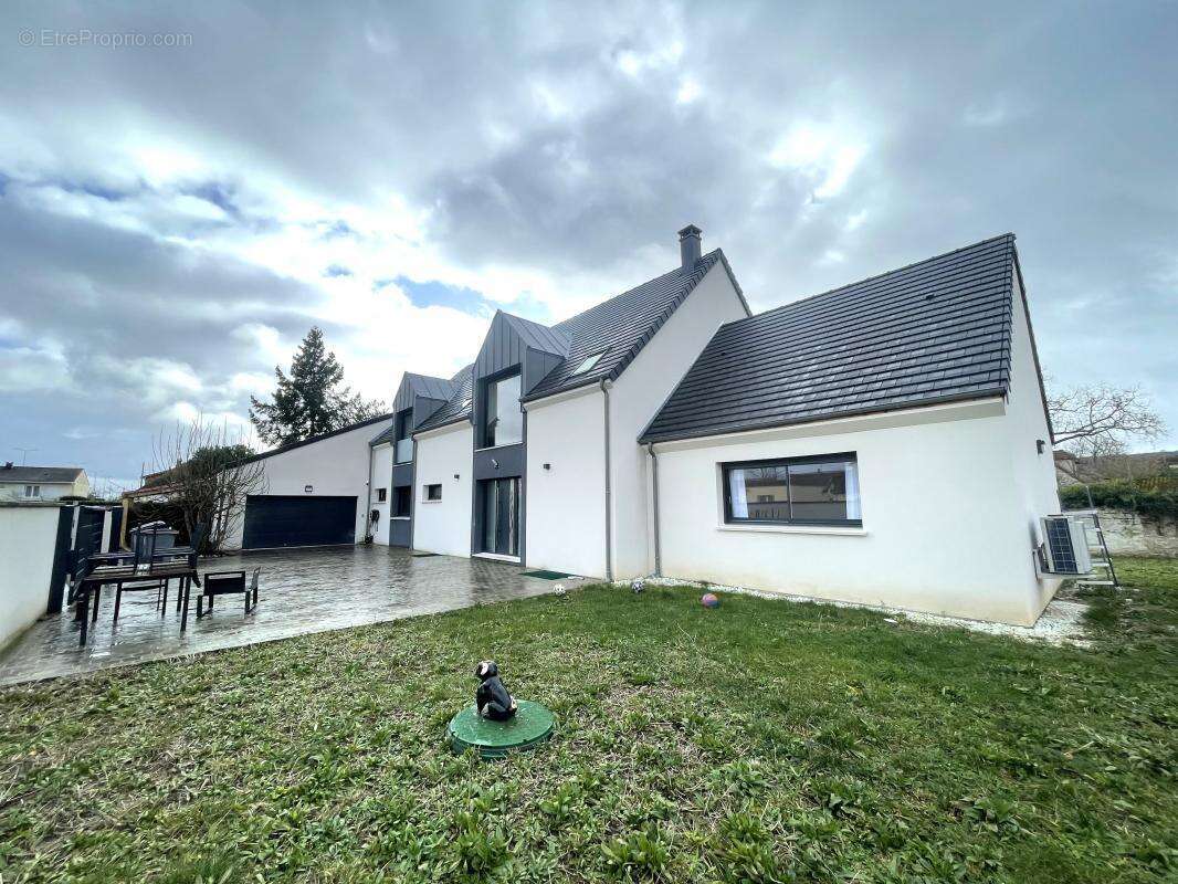 Maison à ROSNY-SUR-SEINE