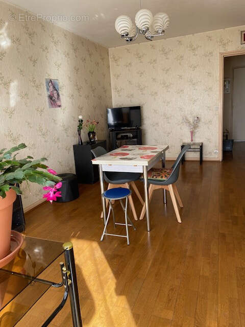 Appartement à GENNEVILLIERS