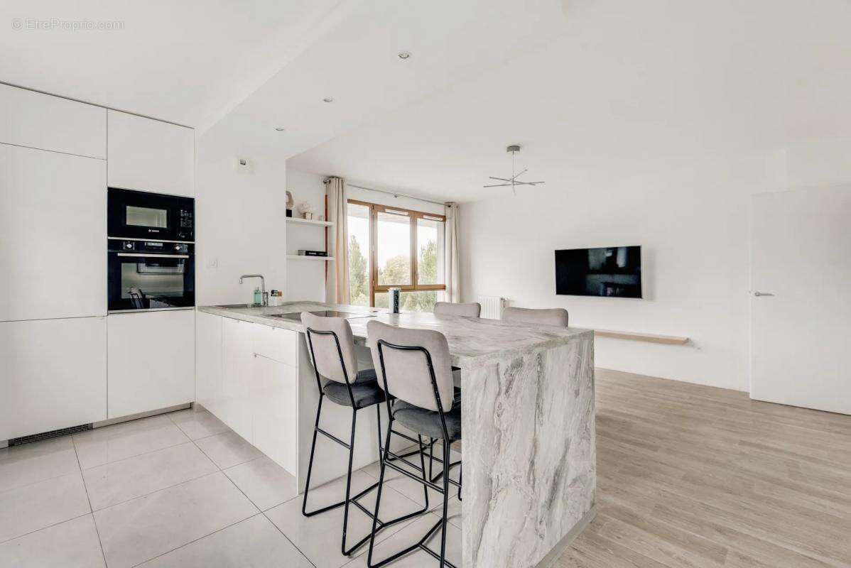 Appartement à L'ILE-SAINT-DENIS