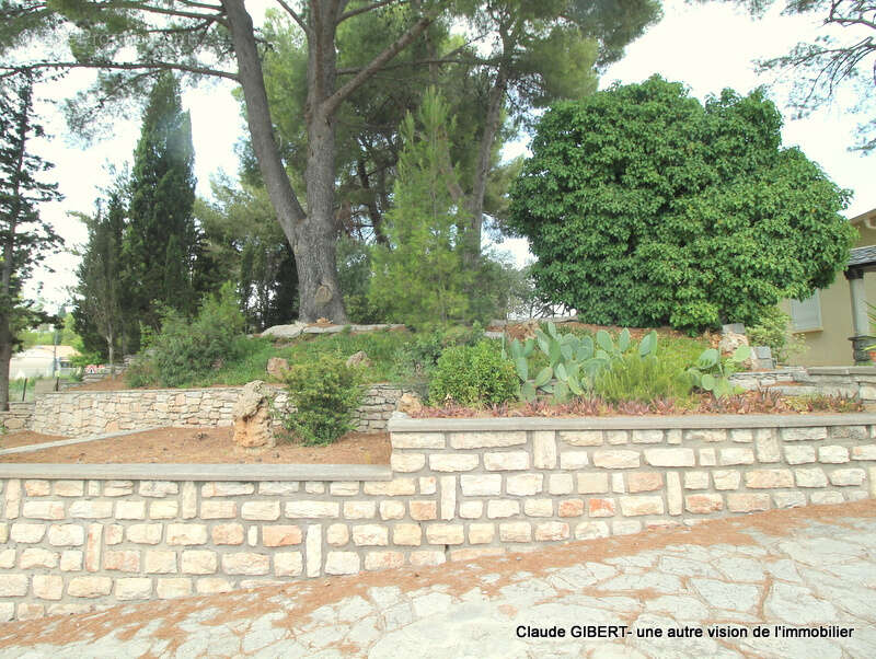 Maison de plain-pied d'environ 65 m2 sur une parcelle de 1275 m2 arborée à l'entrée de Bouzigues - photo 12