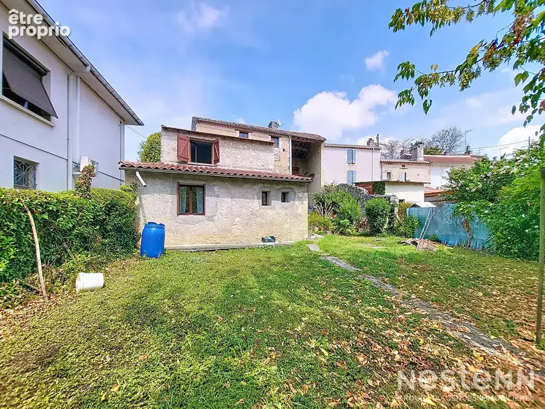 A Vendre Maison de ville en pierre de 123 m² habitable de plain-pied à proximité immédiate des commodités - photo 16