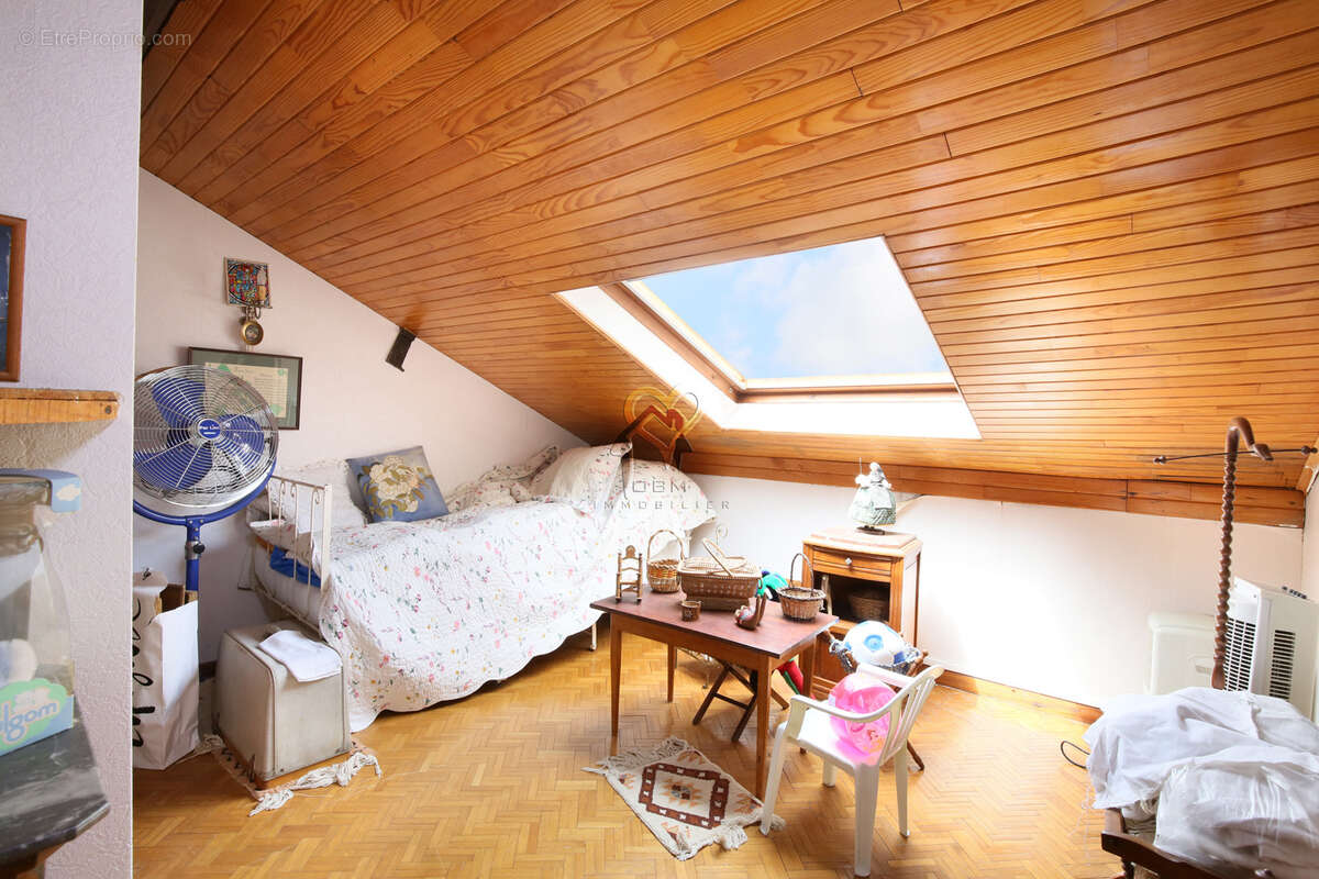 Propriété familiale avec parc arboré de plus de 2 250 m2 - photo 20