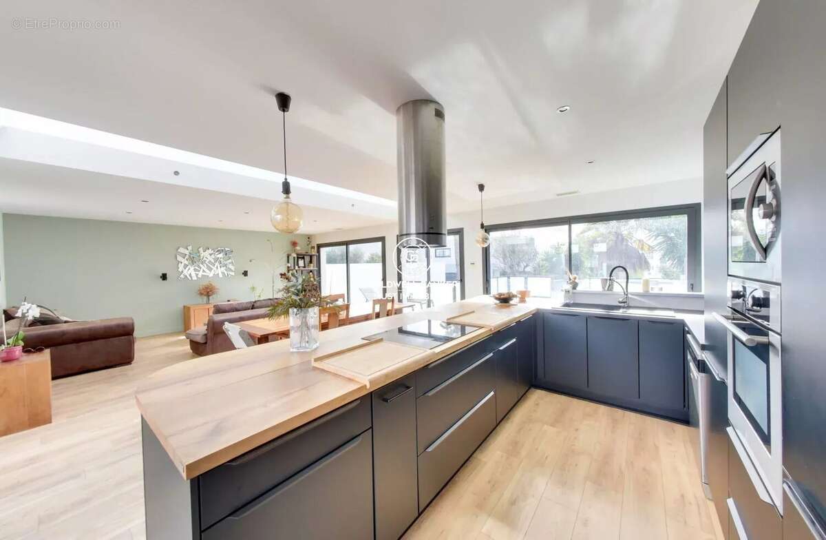 Maison à VILLENEUVE-DE-LA-RAHO