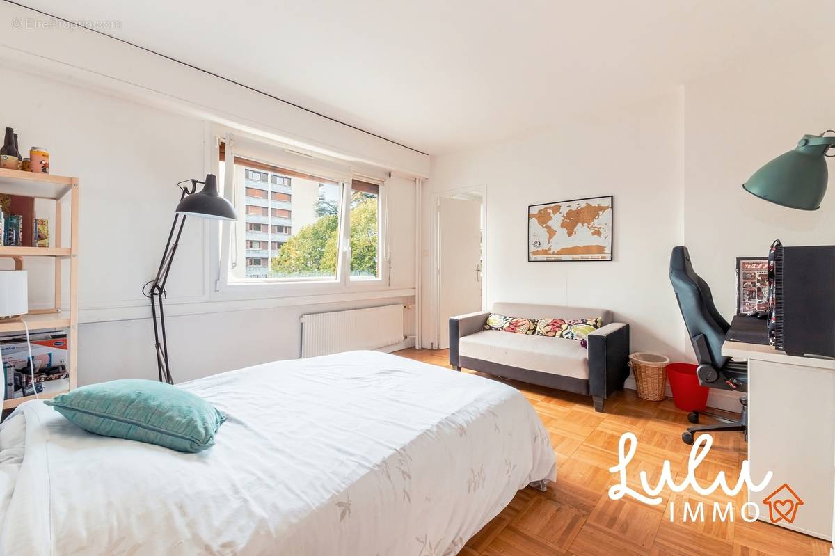 T5 135m2 avec balcons et place de stationnement – ECULLY - photo 11