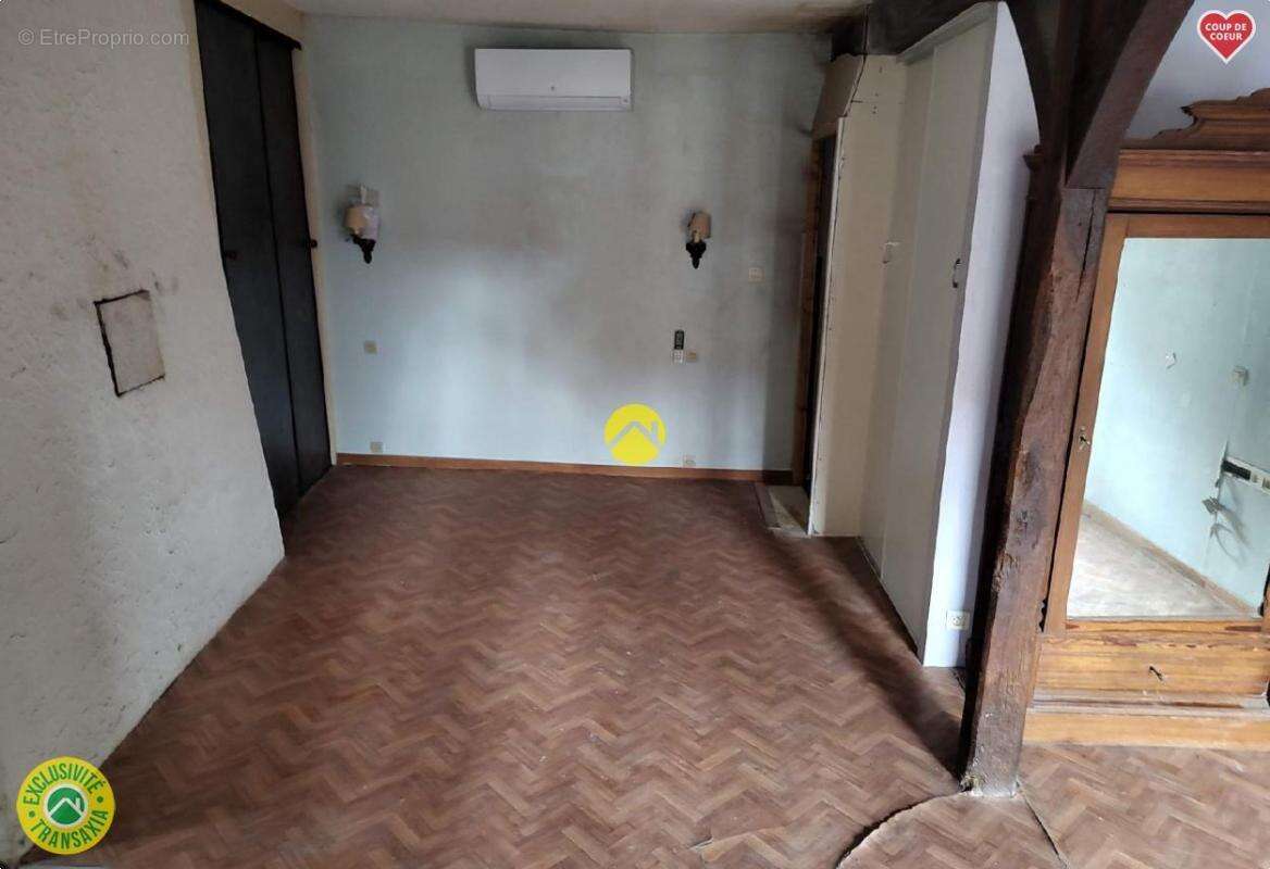 Maison à DUN-LE-PALESTEL