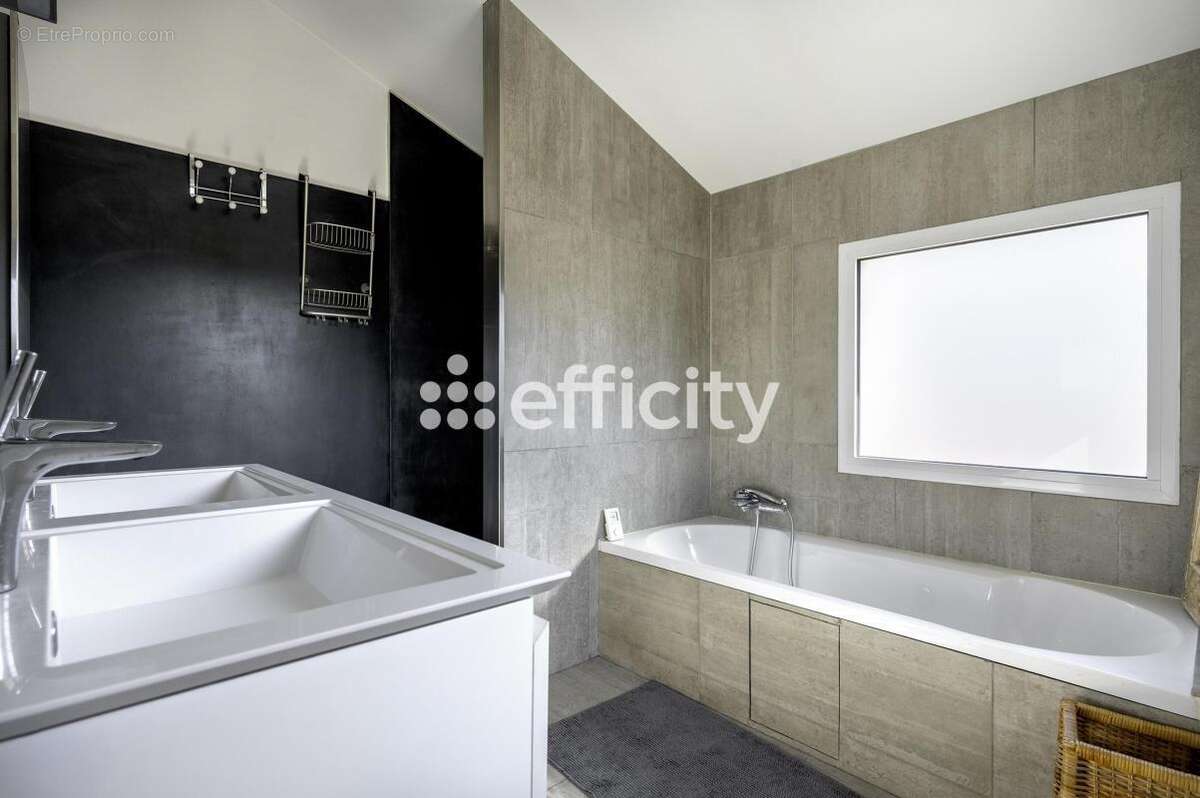 Maison à LE BOUSCAT