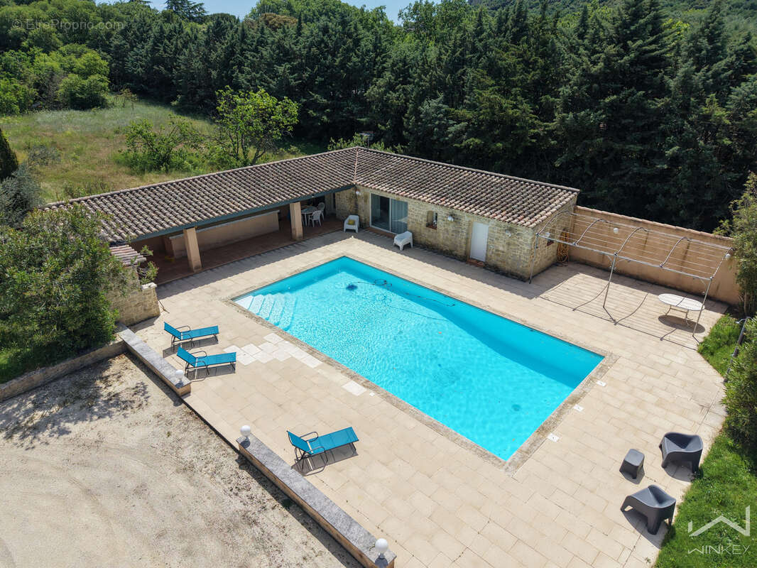 Maison à SUZE-LA-ROUSSE