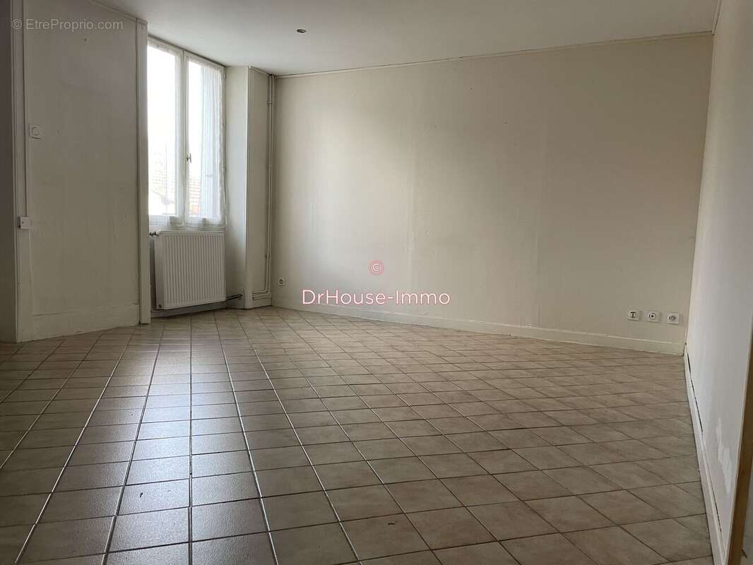 Appartement à UNIEUX