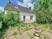 Maison à CHATEAUNEUF-DU-FAOU