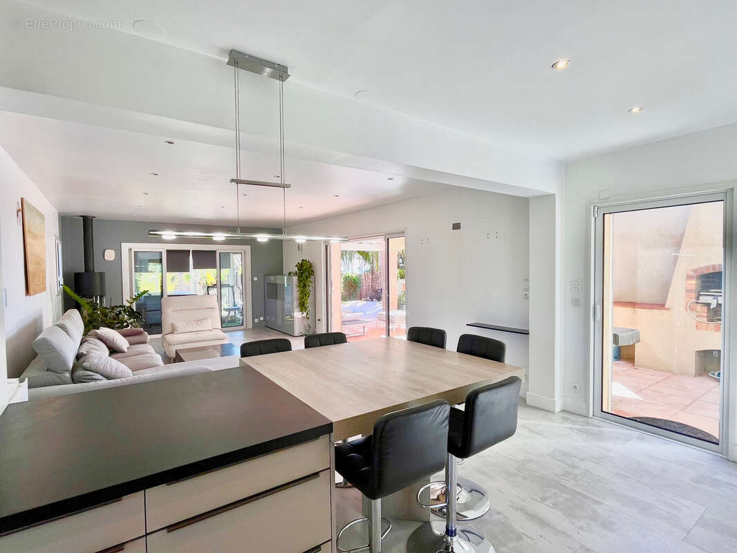 Maison à LES ISSAMBRES