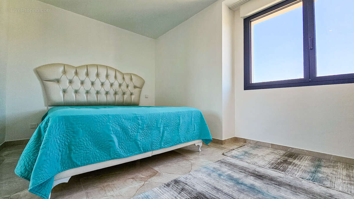 Appartement à SARTROUVILLE