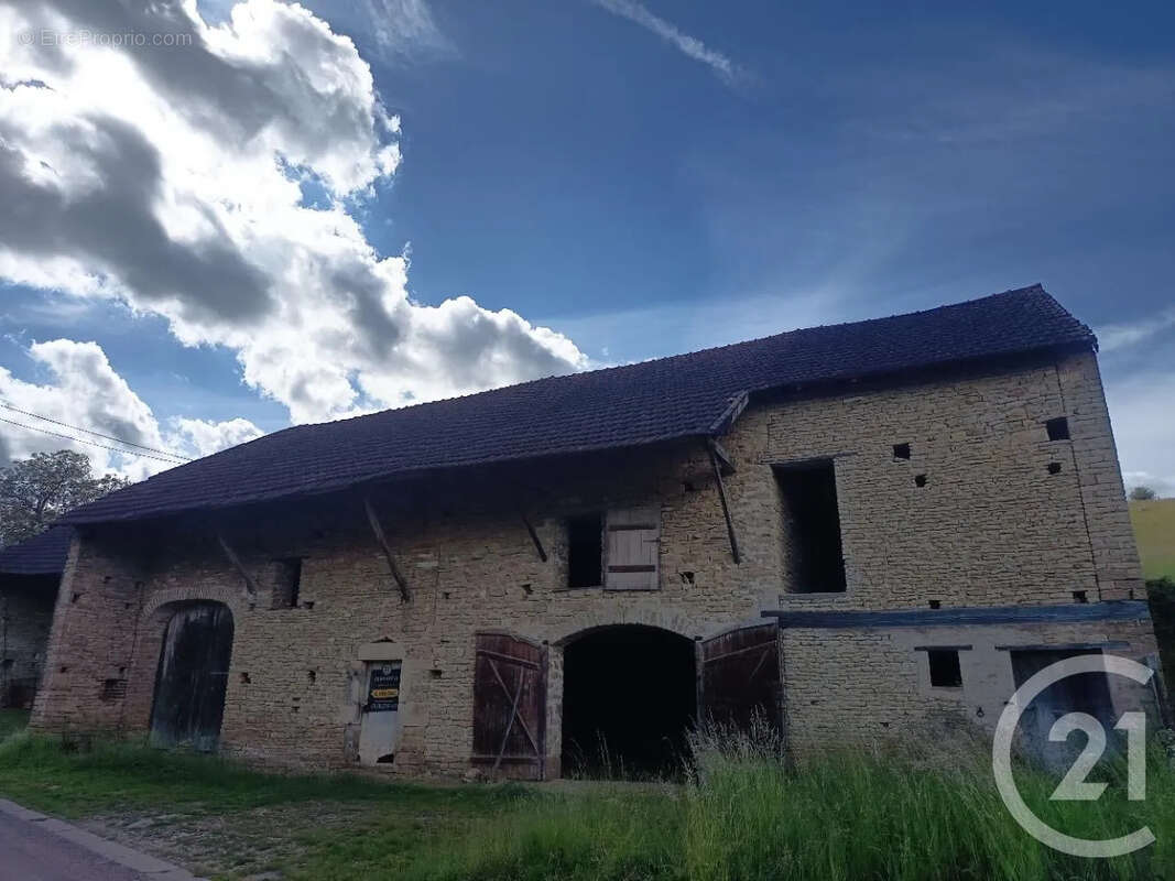 Maison à FONTENAY-PRES-VEZELAY