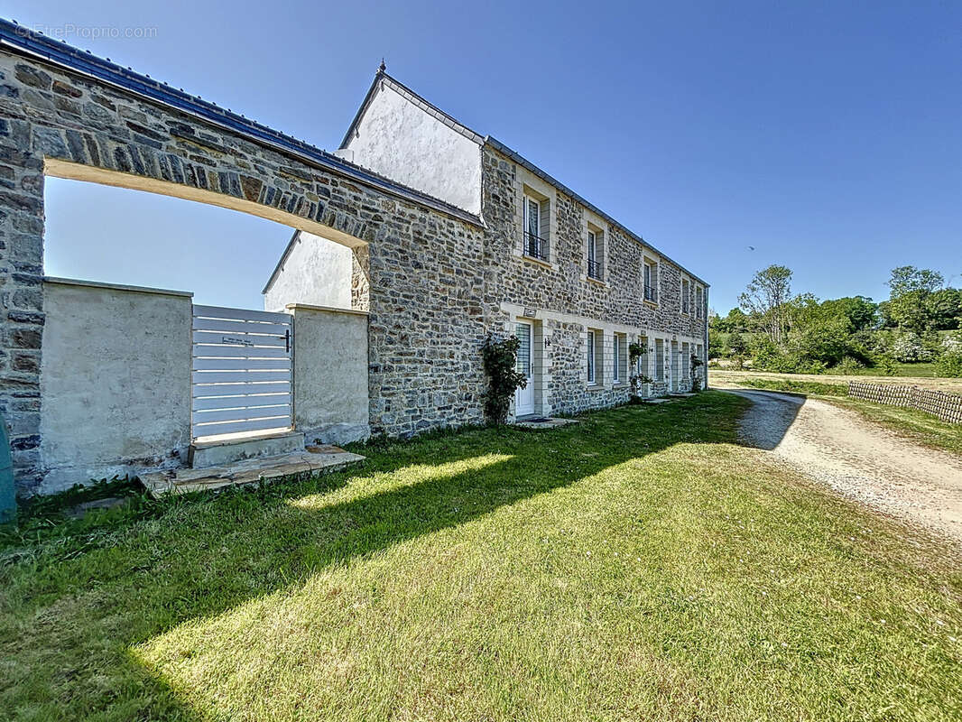 Maison à SAINT-SAUVEUR-LE-VICOMTE