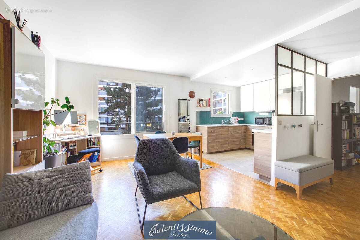 Appartement à PARIS-20E
