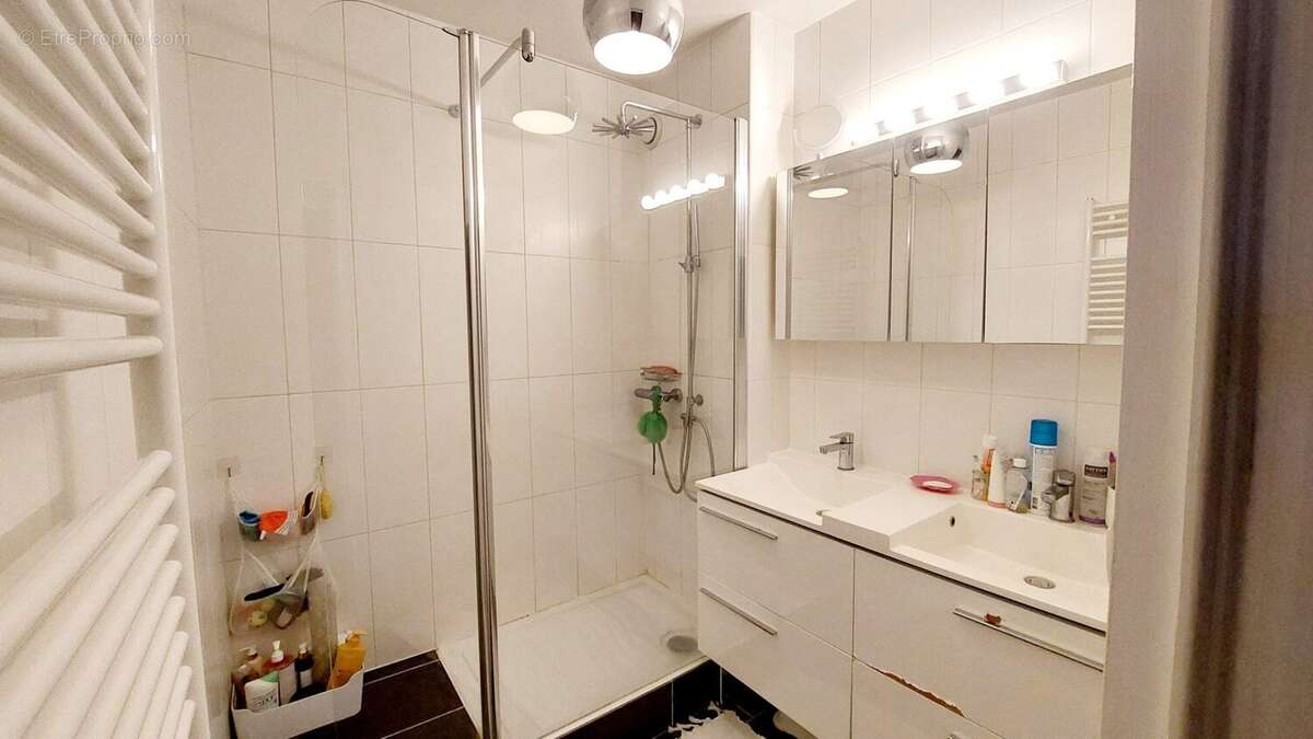 Appartement à AMBILLY