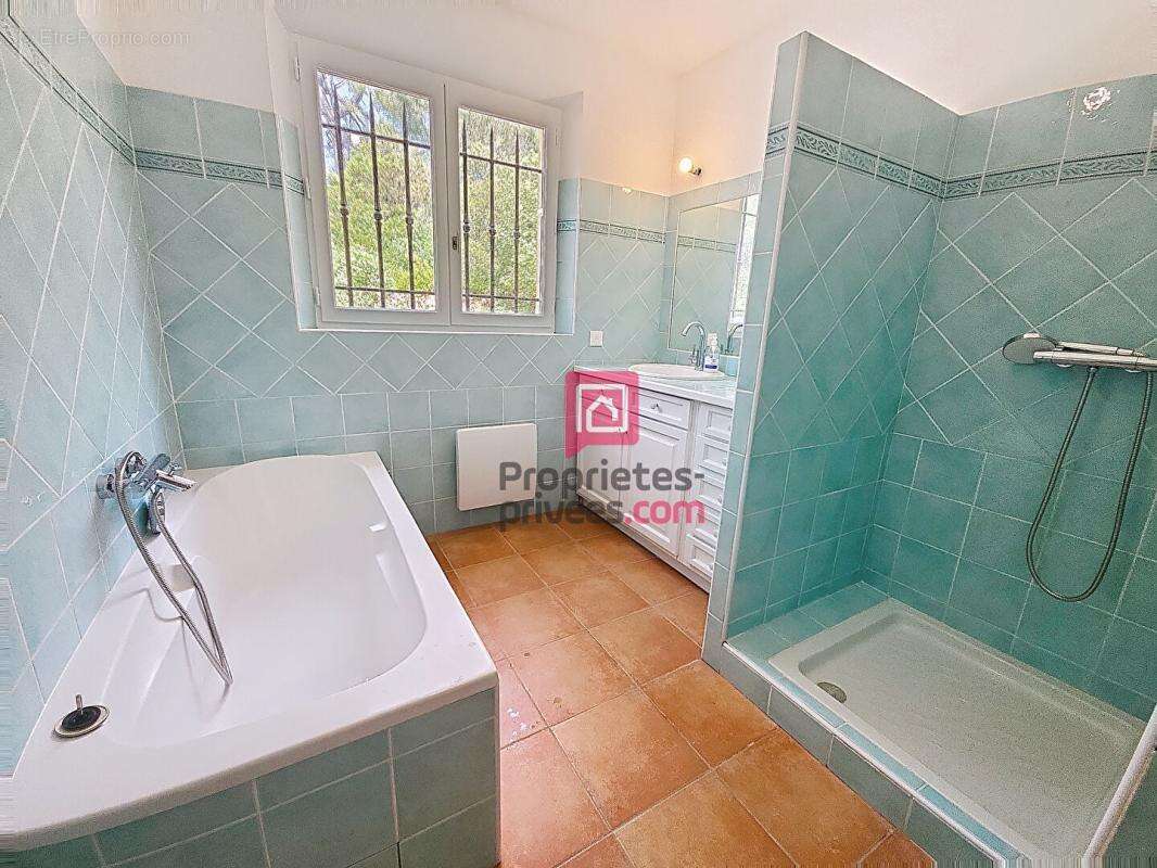 Maison à ROQUEBRUNE-SUR-ARGENS