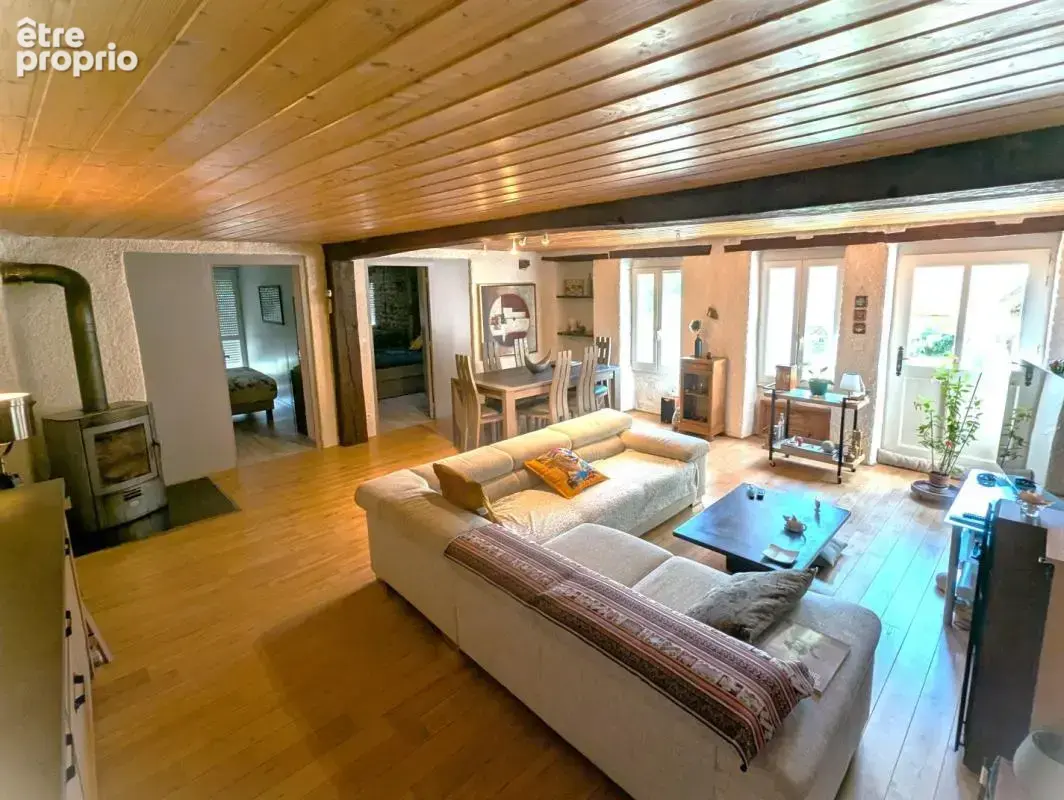 Maison 266 m² à Ambierle  - photo 2