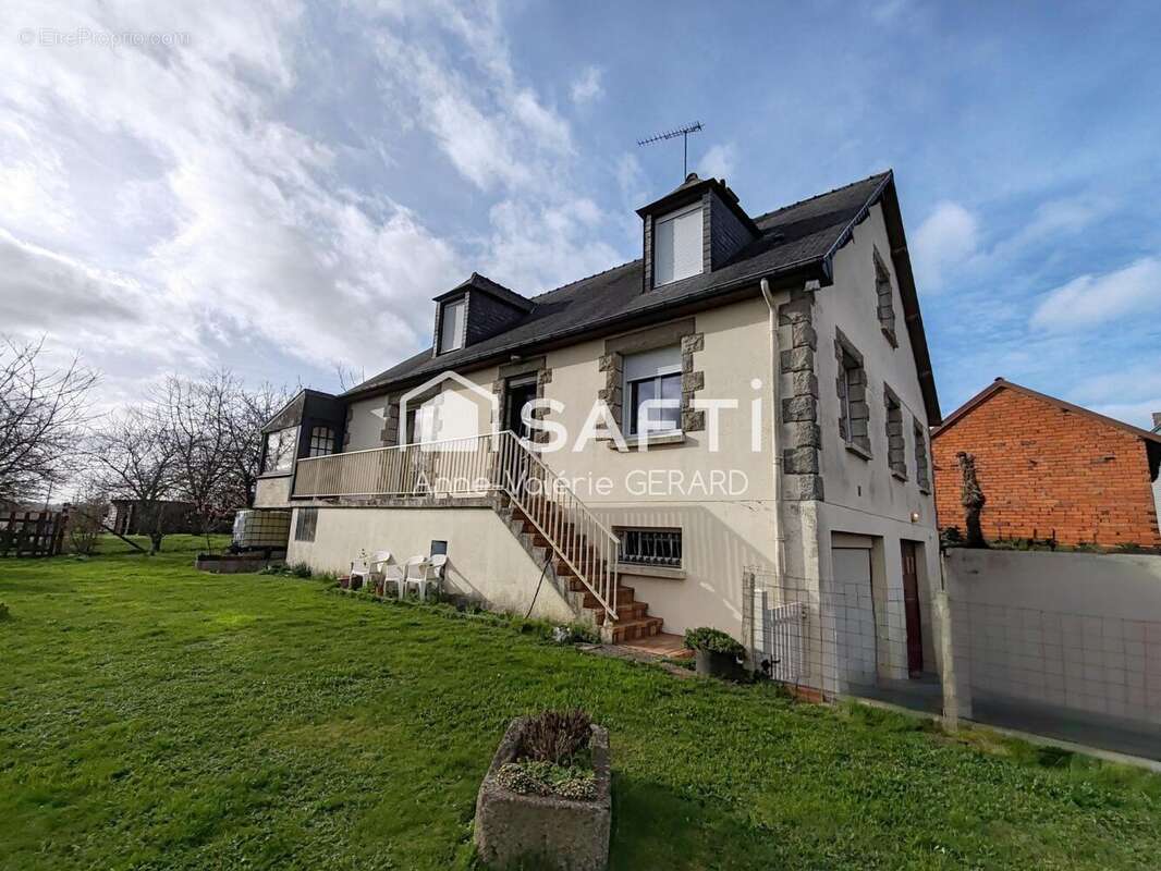 Maison 202 m² à Savigny-Le-Vieux  - photo 6