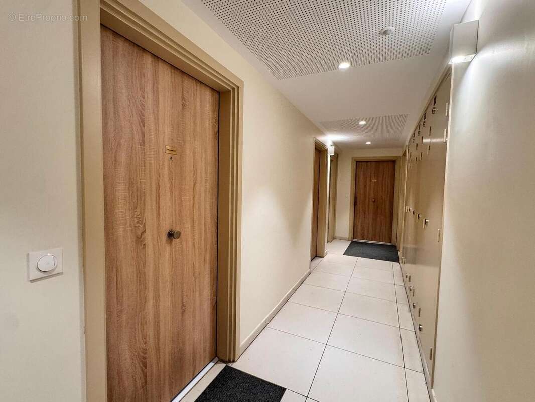   - Appartement à SAINT-CYR-AU-MONT-D'OR