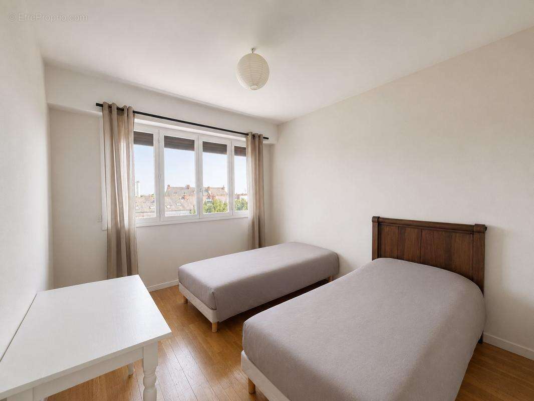 Angers place du lycee - t4 dans residence de standing - photo 9