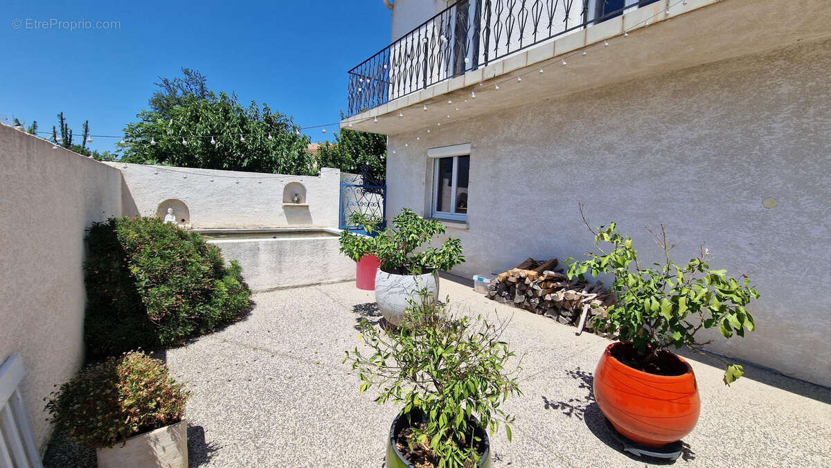 Maison à MAUGUIO