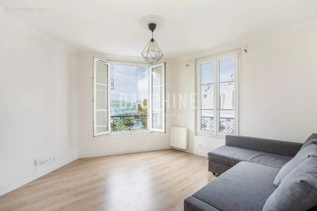 Appartement à PARIS-14E