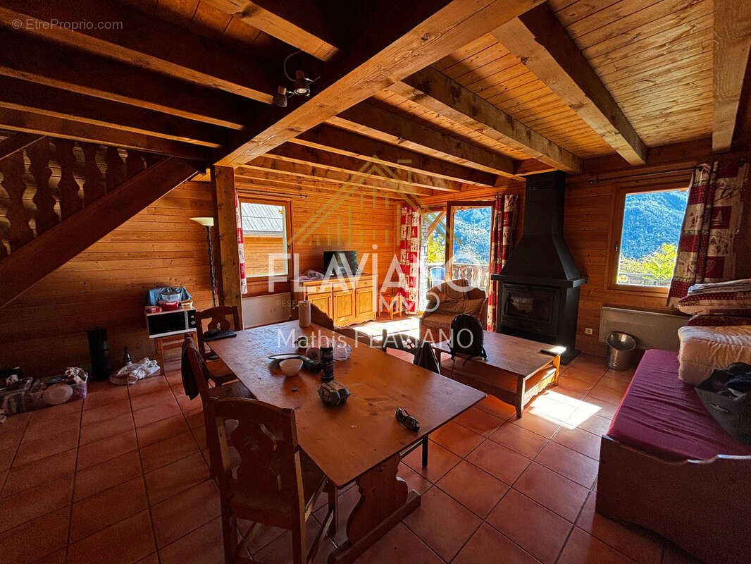 Maison à UVERNET-FOURS