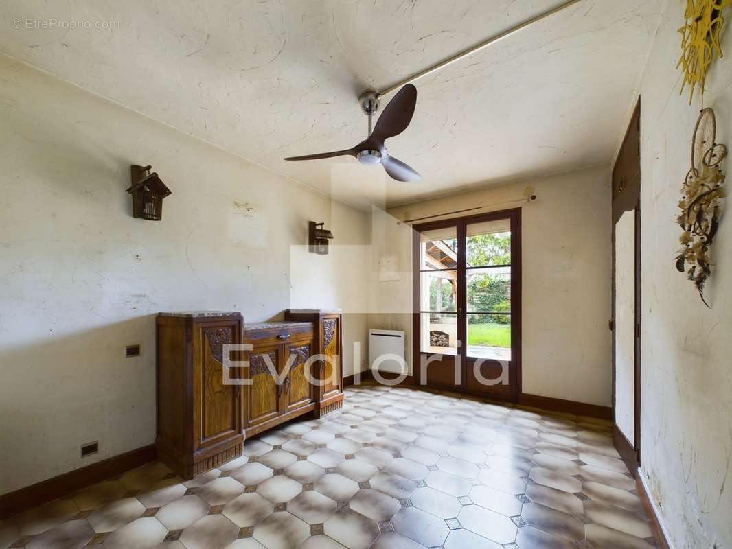 Villa 5 pièces de 157 m² avec piscine de 67 m² et terrain de 135 - photo 7