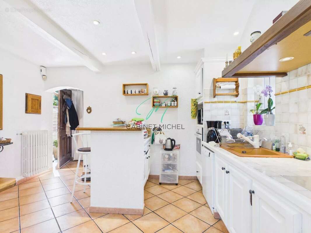 Appartement à ROQUEFORT-LES-PINS