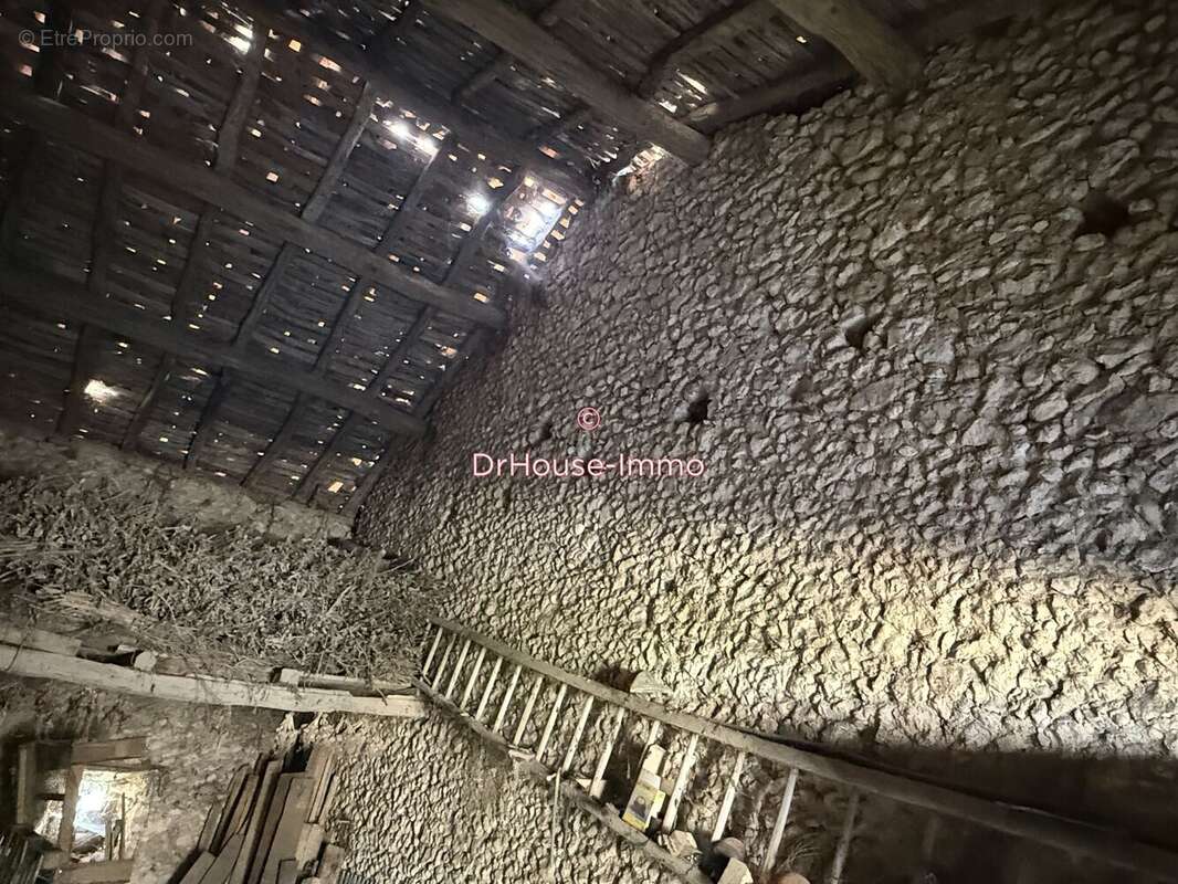 Maison à SAINT-ASTIER