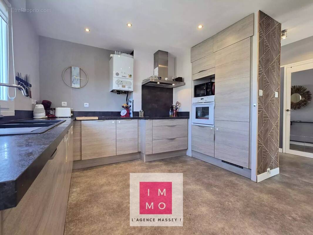 Appartement à AUREILHAN