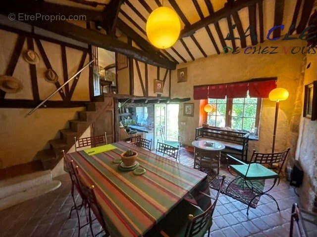 Maison à LA BOISSIERE-EN-GATINE