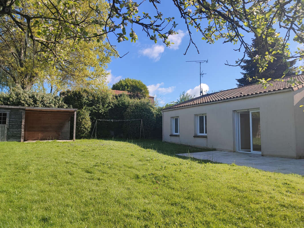 Maison à LES HERBIERS