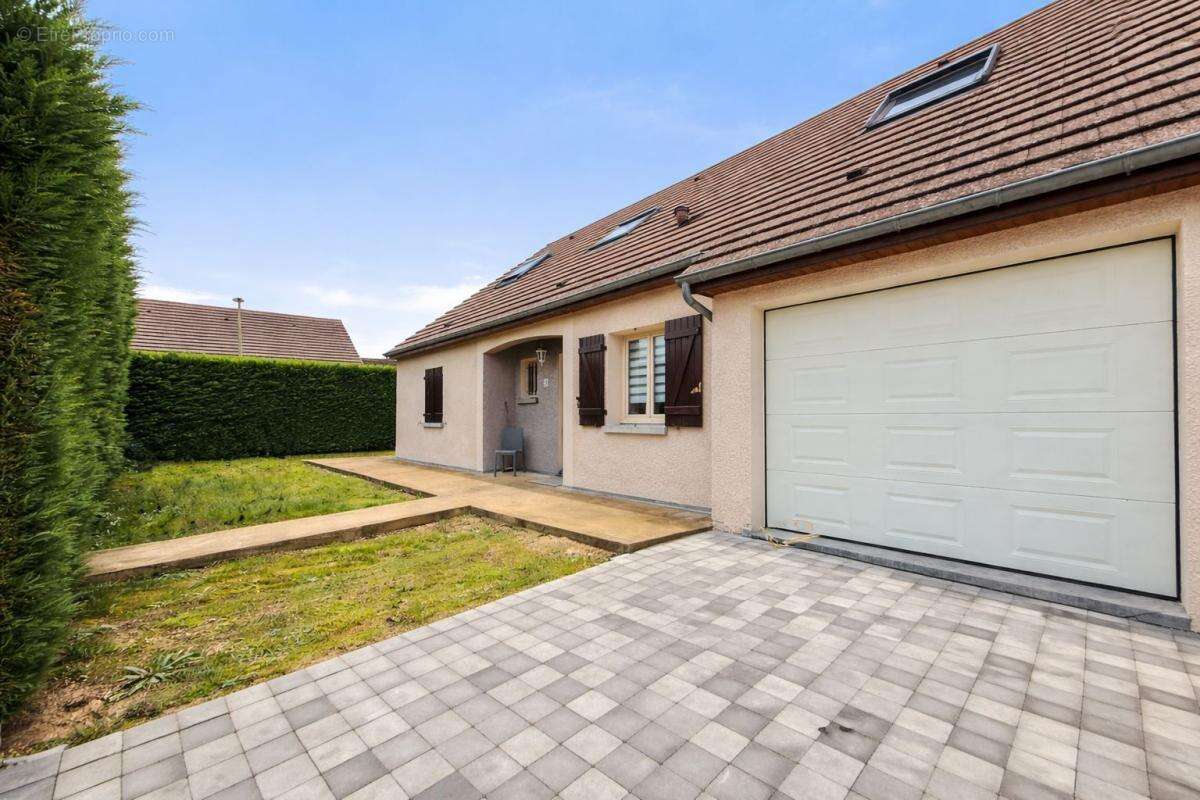 Maison à LONGECOURT-EN-PLAINE