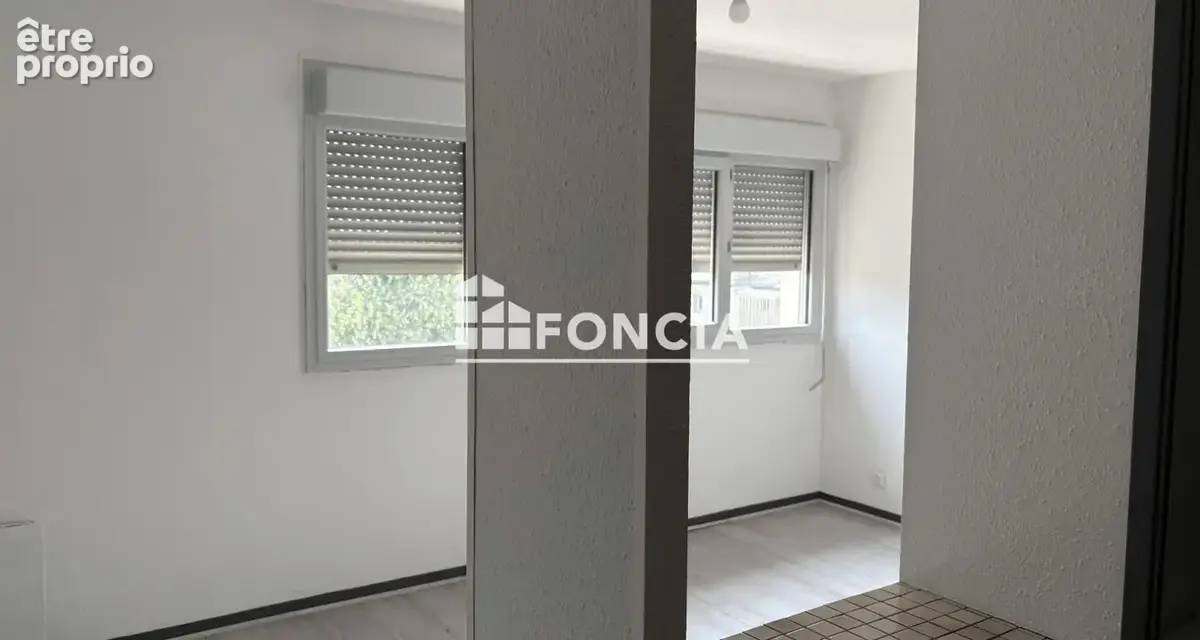 Studio libre à la vente avec parking sécurisé - Emplacement prisé - photo 2