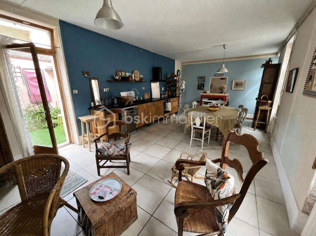 Magnifique maison de ville au cachet préservé, rénovation d'architecte et extérieur plein Ouest - photo 2